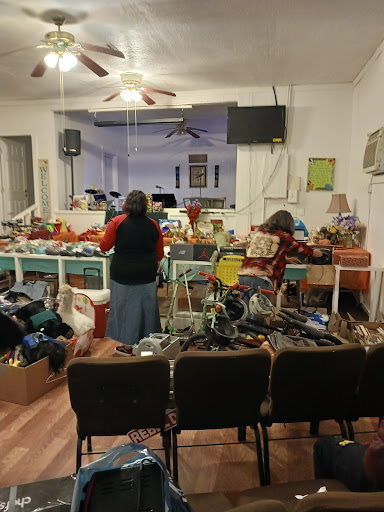 Youth In Praise – Food Distribution Center