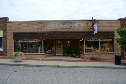 Bud & Bloom Florist & Gifts