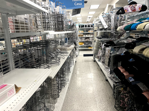 Clothing Store «Ross Dress for Less», reviews and photos, 349 N San Fernando Blvd, Burbank, CA 91502, USA