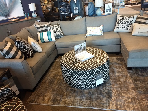 Furniture Store «Art Van Furniture - Auburn Hills», reviews and photos, 4612 Baldwin Rd, Auburn Hills, MI 48326, USA