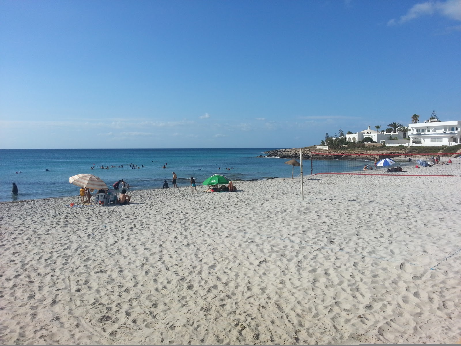 Foto van Fatha Beach met kleine baai