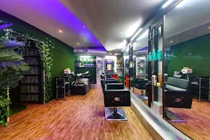 Relaxum Spa & Salon image