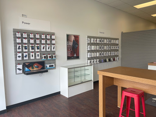 Mobile Phone Repair Shop «CPR Cell Phone Repair West Chester», reviews and photos, 7751 Cox Ln, West Chester Township, OH 45069, USA