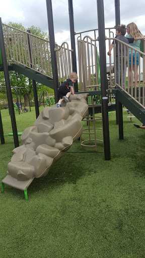 Community Center «Iowa Community Center», reviews and photos, 338 N Iowa Ave, Villa Park, IL 60181, USA