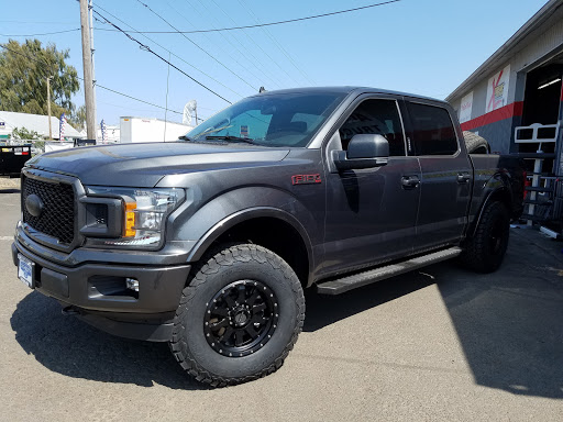 Trailer Hitch Supplier «S&R Motorz Inc», reviews and photos, 731 W Baseline St suite#1, Cornelius, OR 97113, USA