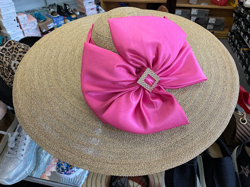 Shoe Store «Pix Shoes of Louisville», reviews and photos, 201 S Preston St, Louisville, KY 40202, USA