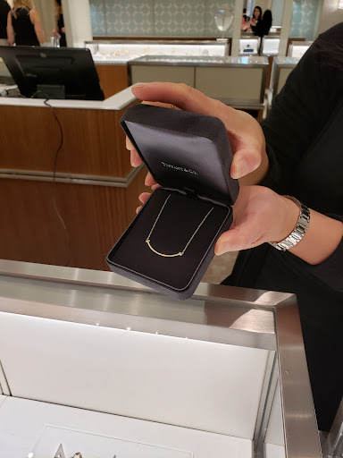 Jewelry Store «Tiffany & Co.», reviews and photos, 1 Garden State Plaza Blvd, Paramus, NJ 07652, USA