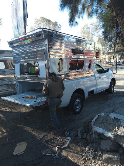 Campers y Carrocerias Para Pikups J y D