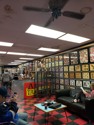 Tattoo Shop «A1 Tattoo Co», reviews and photos, 6805 N Oak Trafficway, Gladstone, MO 64118, USA