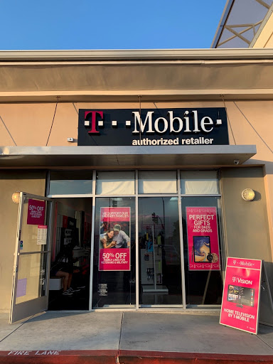 Cell Phone Store «T-Mobile», reviews and photos, 10807 Beverly Blvd, Whittier, CA 90601, USA