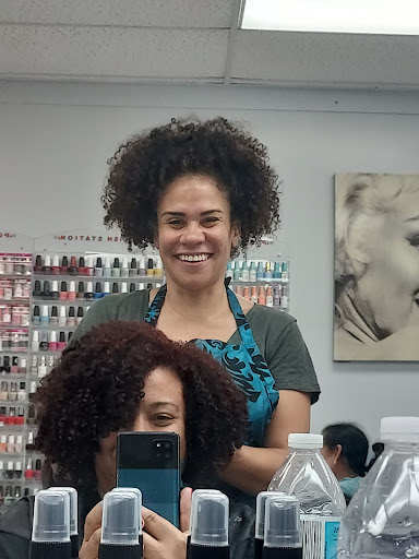 Beauty Salon «Pretty Girl by Dilcia Beauty Salon», reviews and photos, 4237 Hollywood Blvd, Hollywood, FL 33021, USA