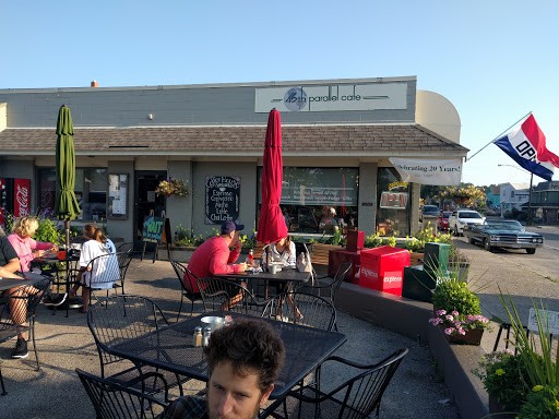 45th Parallel Cafe, 102 W Broadway, Suttons Bay, MI 49682, USA, 