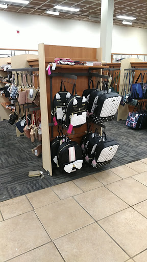 Shopping Mall «Townline Square Shopping Center», reviews and photos, 533 S Broad St, Meriden, CT 06450, USA