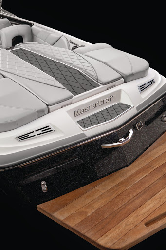 Boat Dealer «Norcal MasterCraft Discovery Bay Mall - Showroom / ProShop», reviews and photos, 1520 Discovery Bay Blvd #200, Discovery Bay, CA 94505, USA