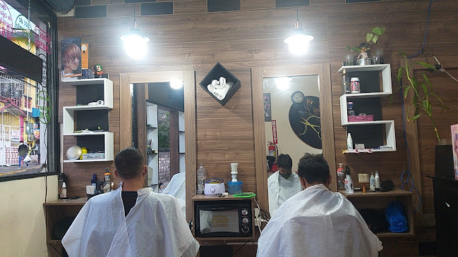Palug'p di STILE peluqueria,SPA BARBERSHOP - Barbería