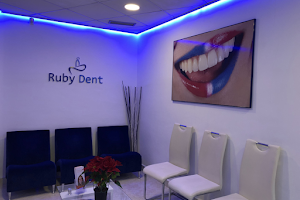 Ruby Dent Centro Odontológico en Madrid image