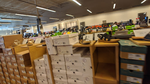 Shoe Store «DSW Designer Shoe Warehouse», reviews and photos, 11500 Burleigh St., Wauwatosa, WI 53222, USA