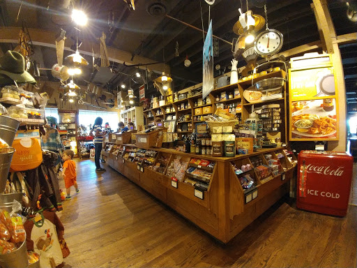 American Restaurant «Cracker Barrel Old Country Store», reviews and photos, 200 Cracker Barrel Dr, Clarksville, TN 37040, USA