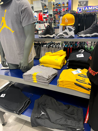 Shoe Store «Champs Sports», reviews and photos, 7439 Dadeland Mall Cir W, Miami, FL 33156, USA