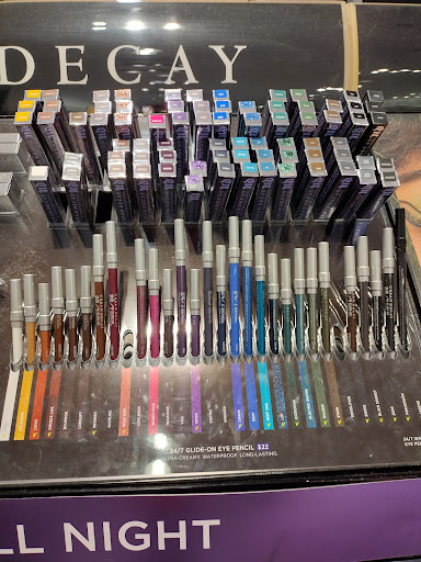 Cosmetics Store «SEPHORA», reviews and photos, 108 N State St Ste 134, Chicago, IL 60602, USA