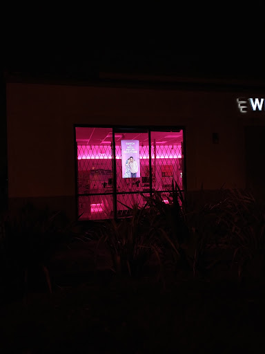 Cell Phone Store «T-Mobile», reviews and photos, 35020 Newark Blvd, Newark, CA 94560, USA