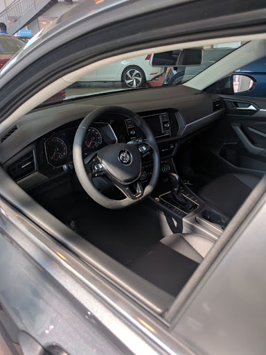 Volkswagen Dealer «Mike Haggerty VW», reviews and photos, 8920 S Cicero Ave, Oak Lawn, IL 60453, USA