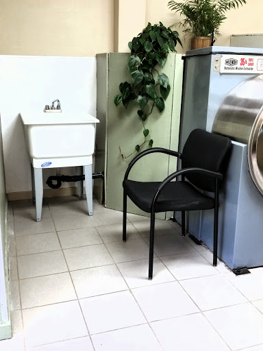 Laundromat «The Wash House», reviews and photos, 530 W Main St, Anoka, MN 55303, USA