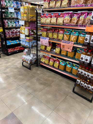 Asian Grocery Store «Lotte Plaza Market - Ashburn», reviews and photos, 43930 Farmwell Hunt Plaza #100, Ashburn, VA 20147, USA