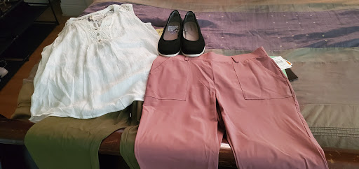 Clothing Store «Ross Dress for Less», reviews and photos, 7065 Cermak Rd, Berwyn, IL 60402, USA