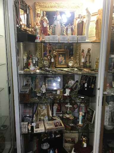 Antique Store «Carriage House Antique Market and Cafe», reviews and photos, 195 Carriage House Dr, Jackson, TN 38305, USA