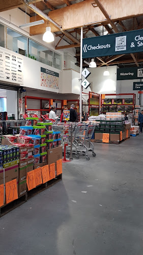 Bunnings Warehouse New Plymouth - New Plymouth