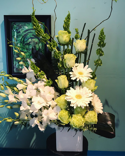 Florist «Flowers by Zsuzsana», reviews and photos, 21300 NW Cornell Rd #1201, Hillsboro, OR 97124, USA