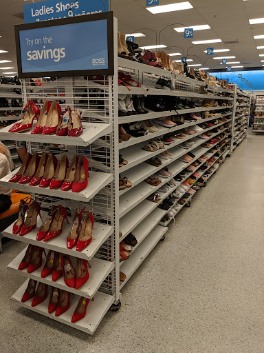 Clothing Store «Ross Dress for Less», reviews and photos, 1141 5th St, Miami Beach, FL 33139, USA