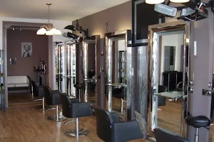 Pampered Head 2 Toe - Hair, Beauty, Nails, Caci, Spray Tanning & Ear & Nose Piercing Centre image