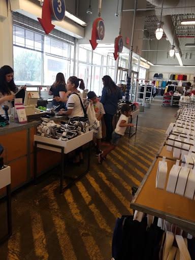 Clothing Store «Old Navy», reviews and photos, 13915 20th Ave, College Point, NY 11356, USA