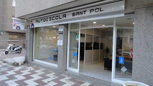 Autoescola Pineda - SantPol Passeig d'Europa, 31, 37, 08397 Pineda de Mar, Barcelona, España