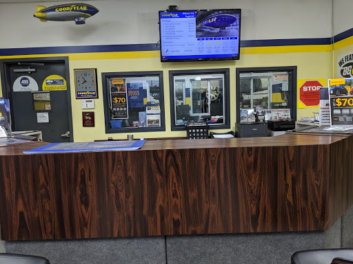 Tire Shop «Midtown Tire - Sugarloaf», reviews and photos, 4141 Sugarloaf Pkwy, Lawrenceville, GA 30044, USA
