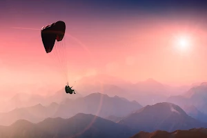 Paragliding in Bir Billing - ParaBooking image