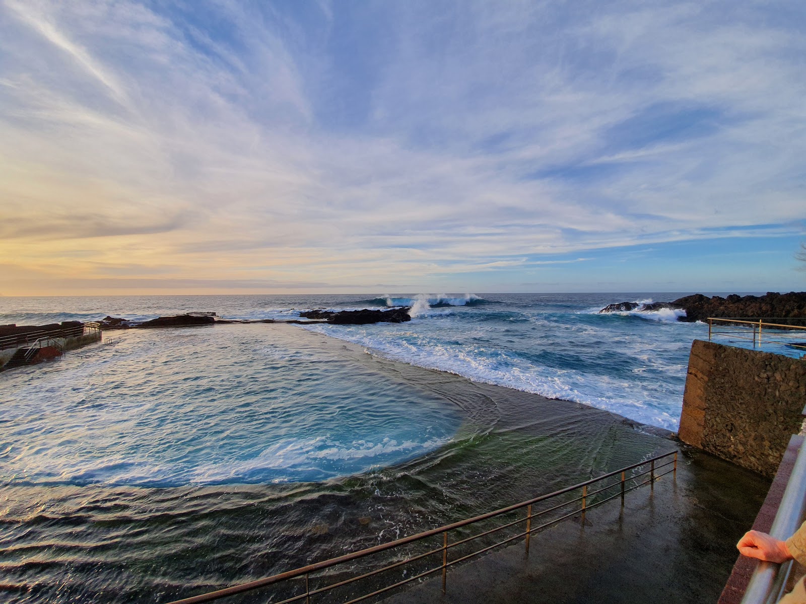 Foto de Natural pool Mesa del Mar e o assentamento
