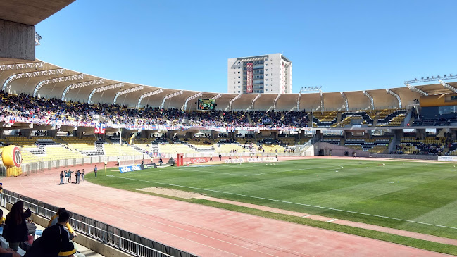 Opiniones de Estadio Municipal Francisco Sanchez Rumoroso en Coquimbo - Campo de fútbol
