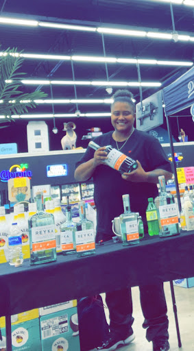 Liquor Store «Holiday Depot Liquor», reviews and photos, 6520 Randol Mill Rd, Fort Worth, TX 76112, USA