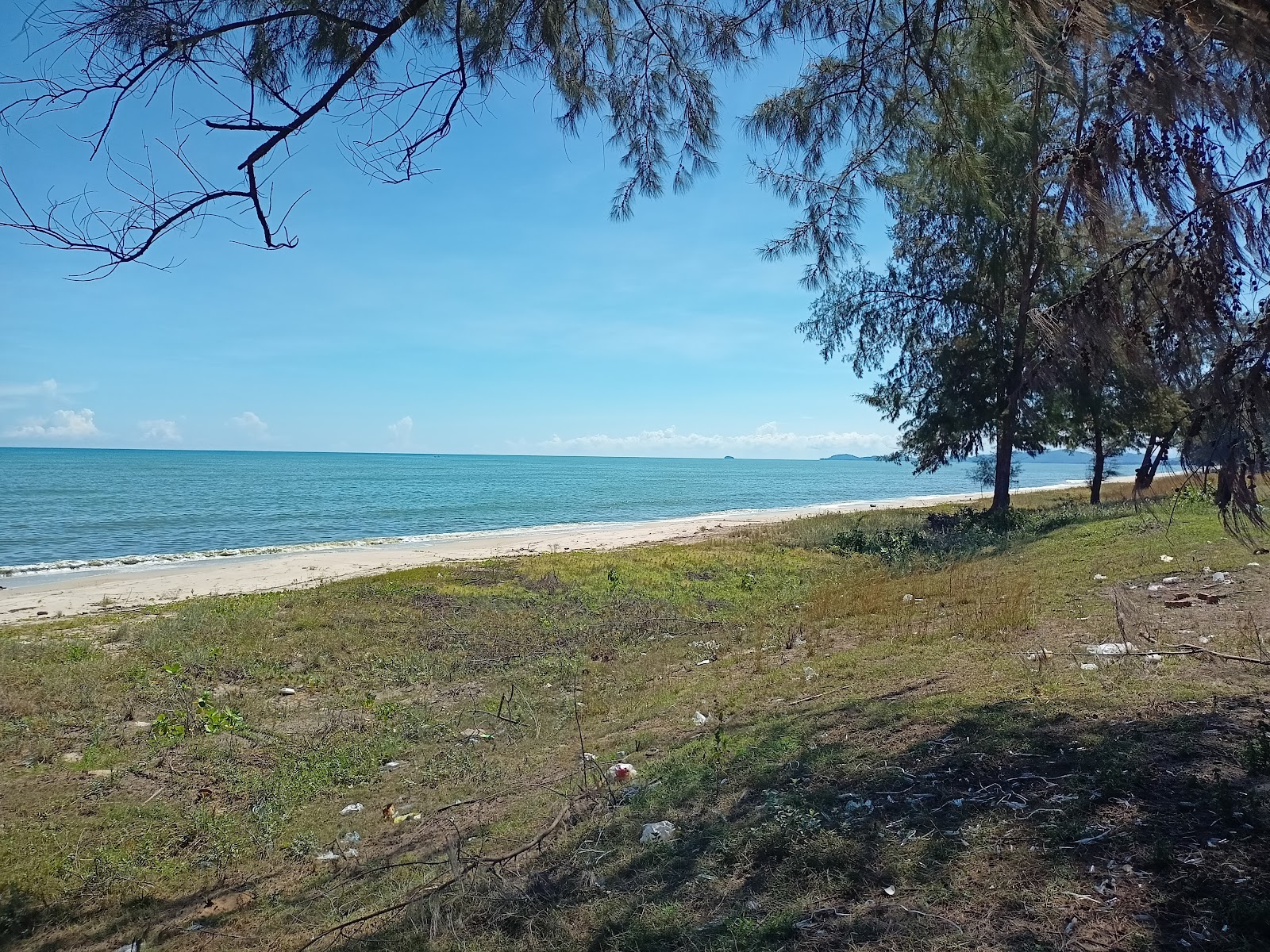 Foto van Na Thap Beach en de nederzetting