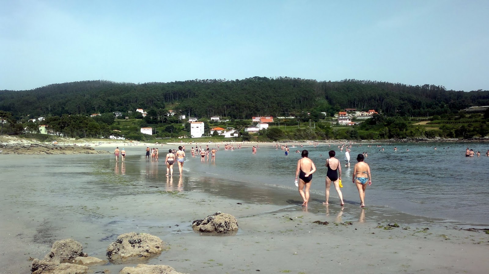 Fotografie cu Praia de Estorde - locul popular printre cunoscătorii de relaxare