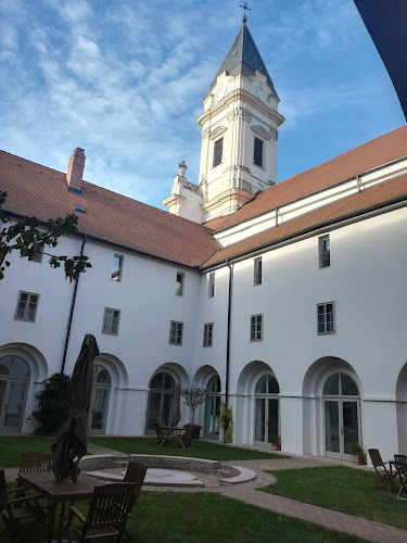 Hozzászólások és értékelések az Sopronbánfalvi Pálos-Karmelita kolostor-ról