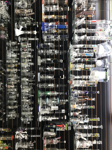 Tobacco Shop «Baytown Smoke Shop», reviews and photos, 3620 Garth Rd, Baytown, TX 77521, USA