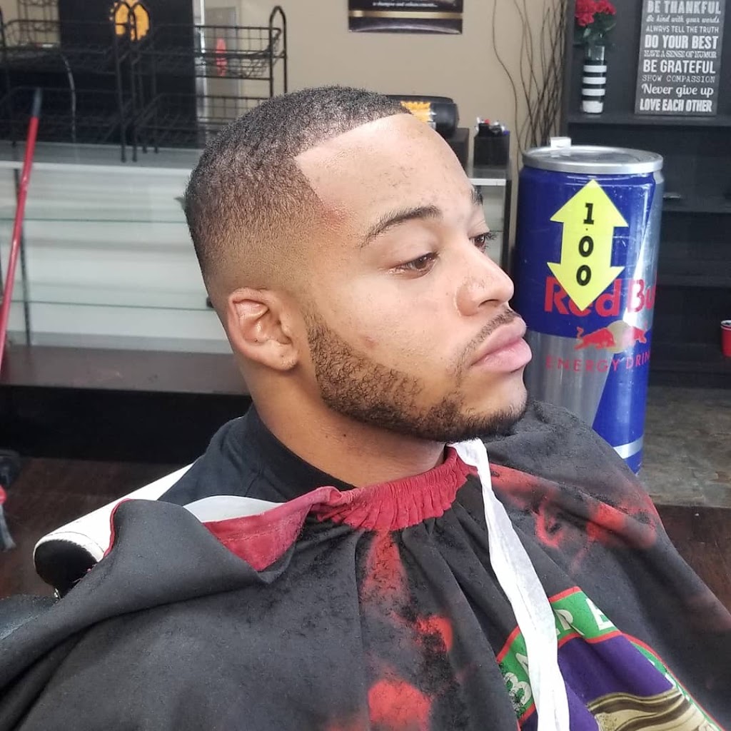 Beauty And Barber Salon 21040