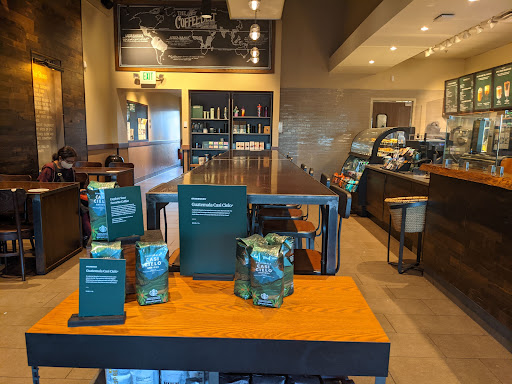 Shopping Mall «Oakland Mall», reviews and photos, 412 W 14 Mile Rd, Troy, MI 48083, USA