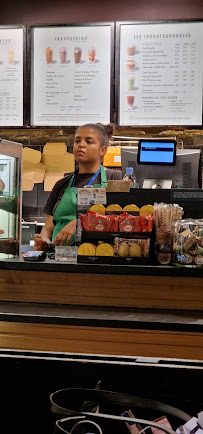 Atmosphère du Restaurant servant le petit-déjeuner Starbucks à Nice - n°8