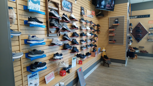 Shoe Store «Mar-Lou Shoes», reviews and photos, 5471 Mayfield Rd, Lyndhurst, OH 44124, USA