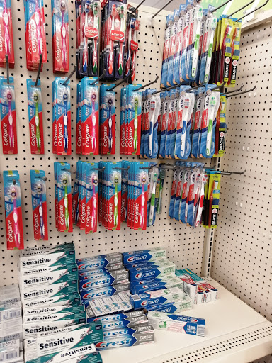 Dollar Store «Dollar Tree», reviews and photos, 918 E New York St #130, Aurora, IL 60505, USA
